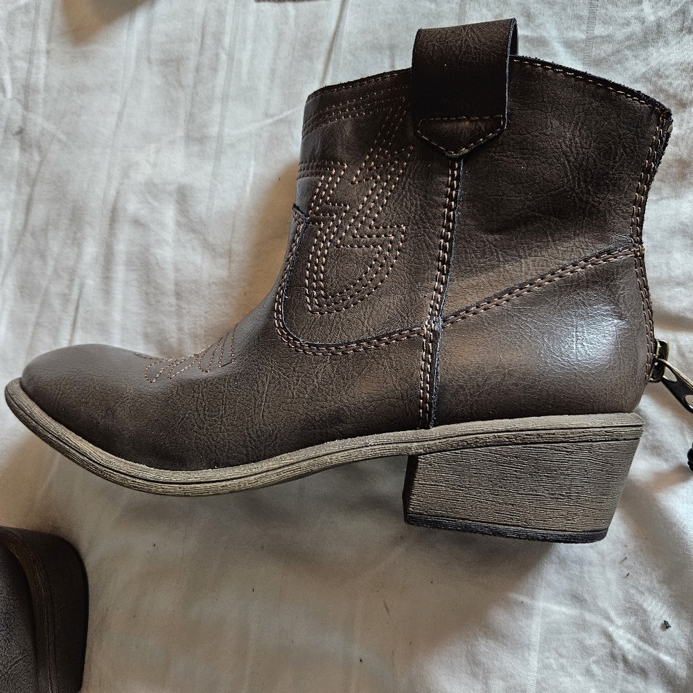 American Rag Western Boots Stacked Heel Pull On Leather Brown Womens 8.5 - Picture 3 of 13